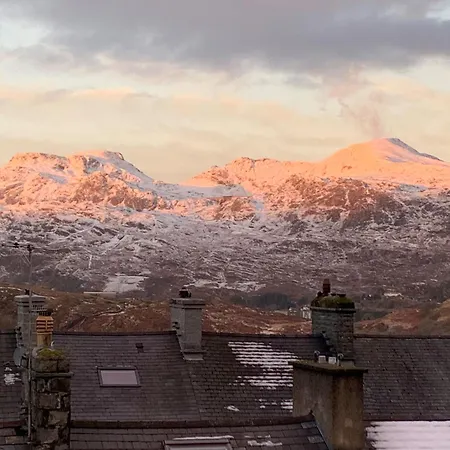 Cosy Cottage In Picturesque Snowdonia With Stunning Views Of The Moelwyn Mountains Blaenau Ffestiniog Exterior photo