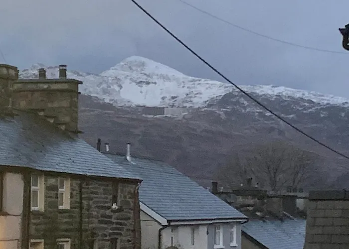 Cosy Cottage In Picturesque Snowdonia With Stunning Views Of The Moelwyn Mountains