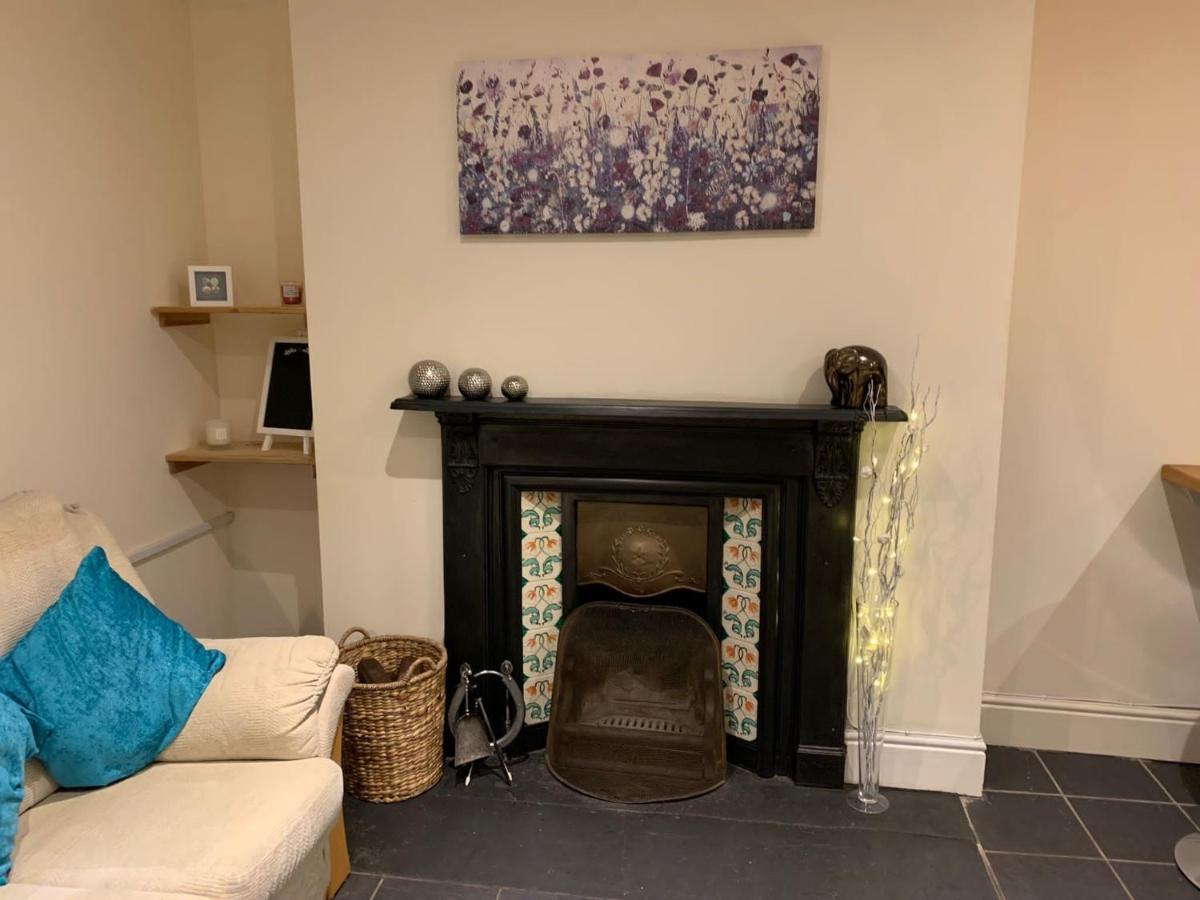 Cosy In Picturesque Snowdonia With Stunning Views Of The Moelwyn Mountains